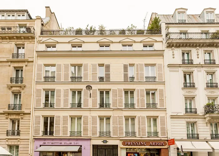 Amazing Artois Champs Elysees * Париж
